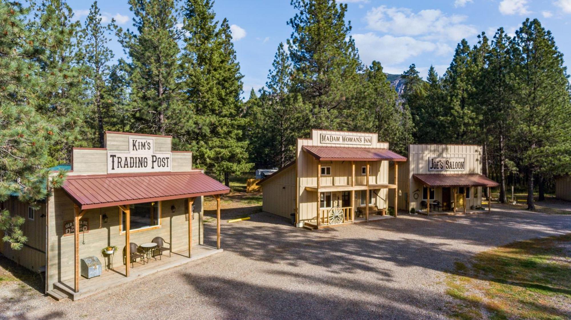 Fort Williamson Glacier Vacation Rentals Кълъмбия Фолс Екстериор снимка